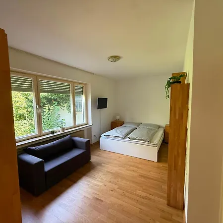 Apartamento Schoene Mit Garten, Gute Lage, Tram Bus Múnich